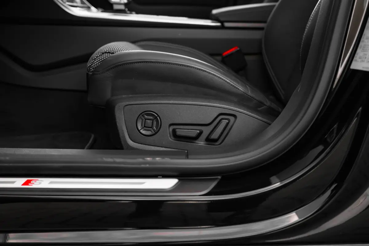 50 TFSI e quattro S edition Competition 299PK | 360 camera | Soft Close | Elek. stoelen incl geheugen | Head-up Display | Stoelverw. voor en achter |