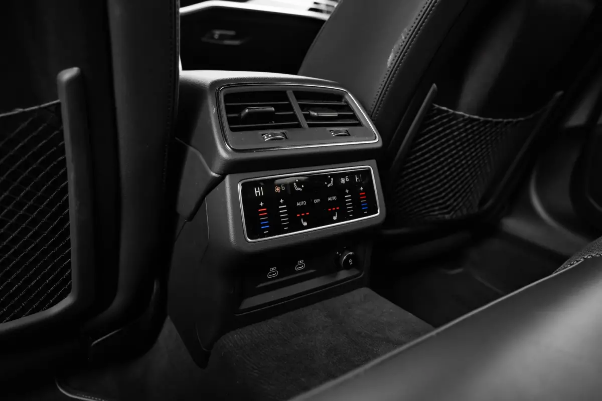 50 TFSI e quattro S edition Competition 299PK | 360 camera | Soft Close | Elek. stoelen incl geheugen | Head-up Display | Stoelverw. voor en achter |
