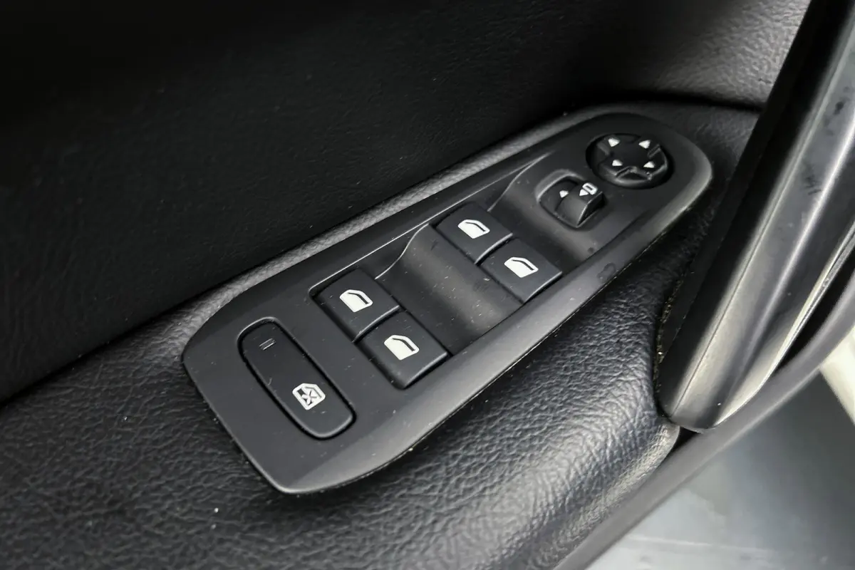 1.2 PureTech Blue Lease Premium | Leder | LED | Camera | Stoelverwarming