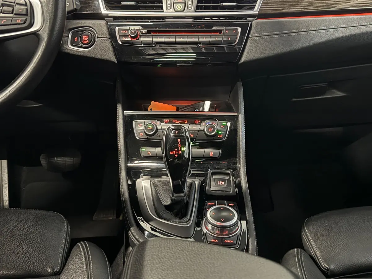 218i High Executive | PANO | TREKHAAK | ACC | LED | CAMERA | LEDER
