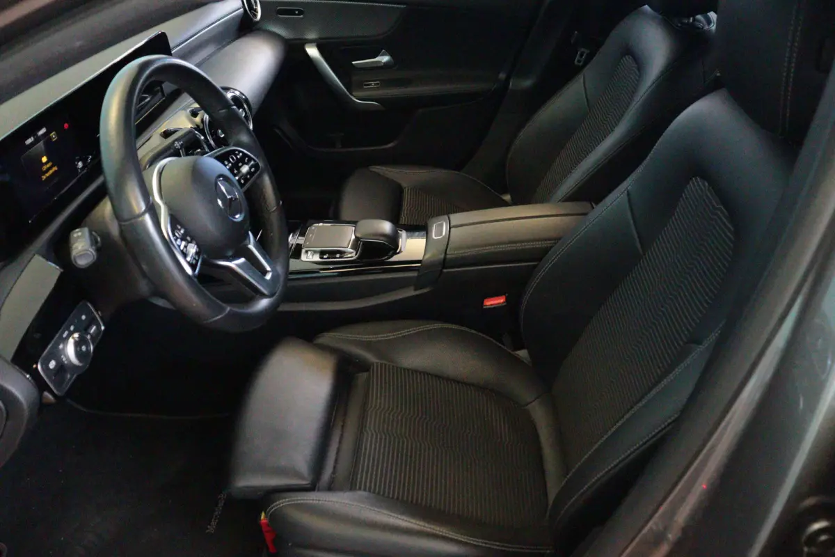 200 Premium Plus Automaat | NAVI | CLIMA | CAMERA + PDC | CRUISE | STOELVERW |