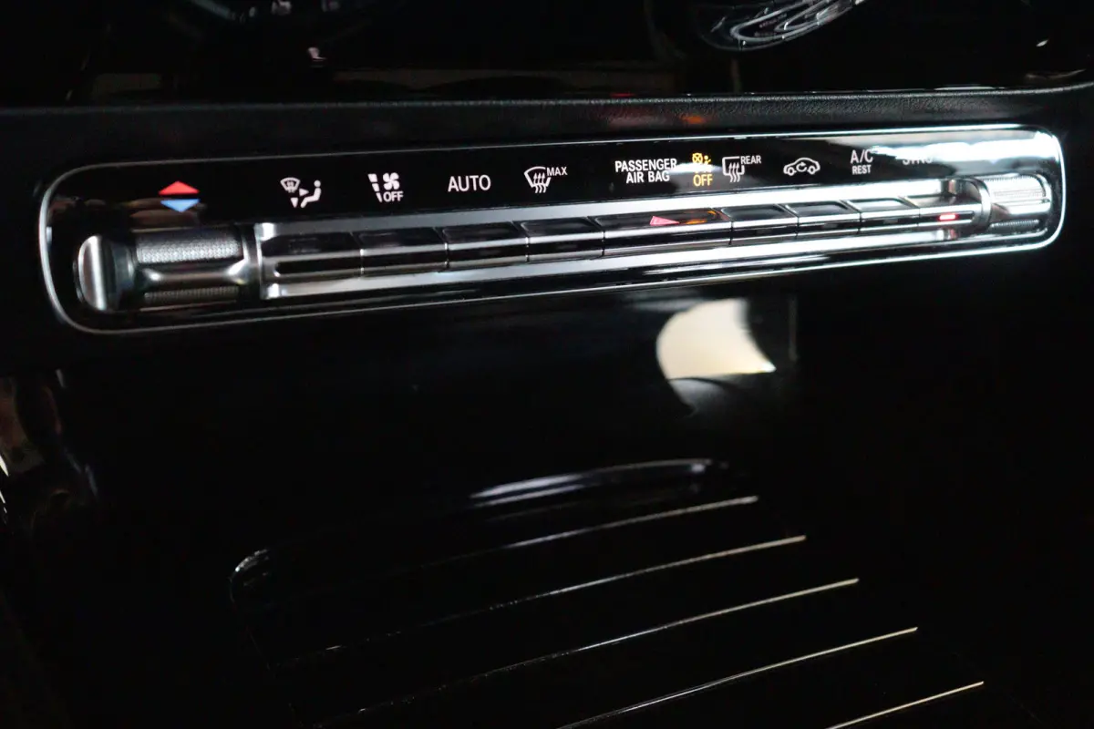 200 Premium Plus Automaat | NAVI | CLIMA | CAMERA + PDC | CRUISE | STOELVERW |