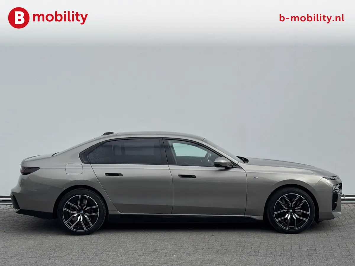 xDrive60 105,7 kWh M-Sport Pro SOH 98% Trekhaak Panoramadak NL Auto! | Bowers&Wilkins | Individual Leer | Soft Close | Stoelventilatie/Massage/Verwarming