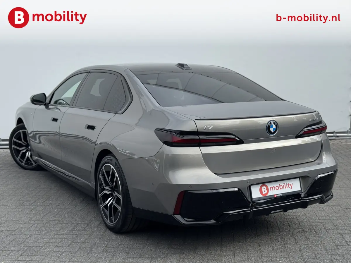 xDrive60 105,7 kWh M-Sport Pro SOH 98% Trekhaak Panoramadak NL Auto! | Bowers&Wilkins | Individual Leer | Soft Close | Stoelventilatie/Massage/Verwarming