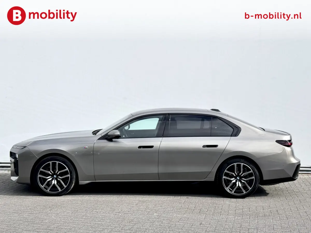 xDrive60 105,7 kWh M-Sport Pro SOH 98% Trekhaak Panoramadak NL Auto! | Bowers&Wilkins | Individual Leer | Soft Close | Stoelventilatie/Massage/Verwarming