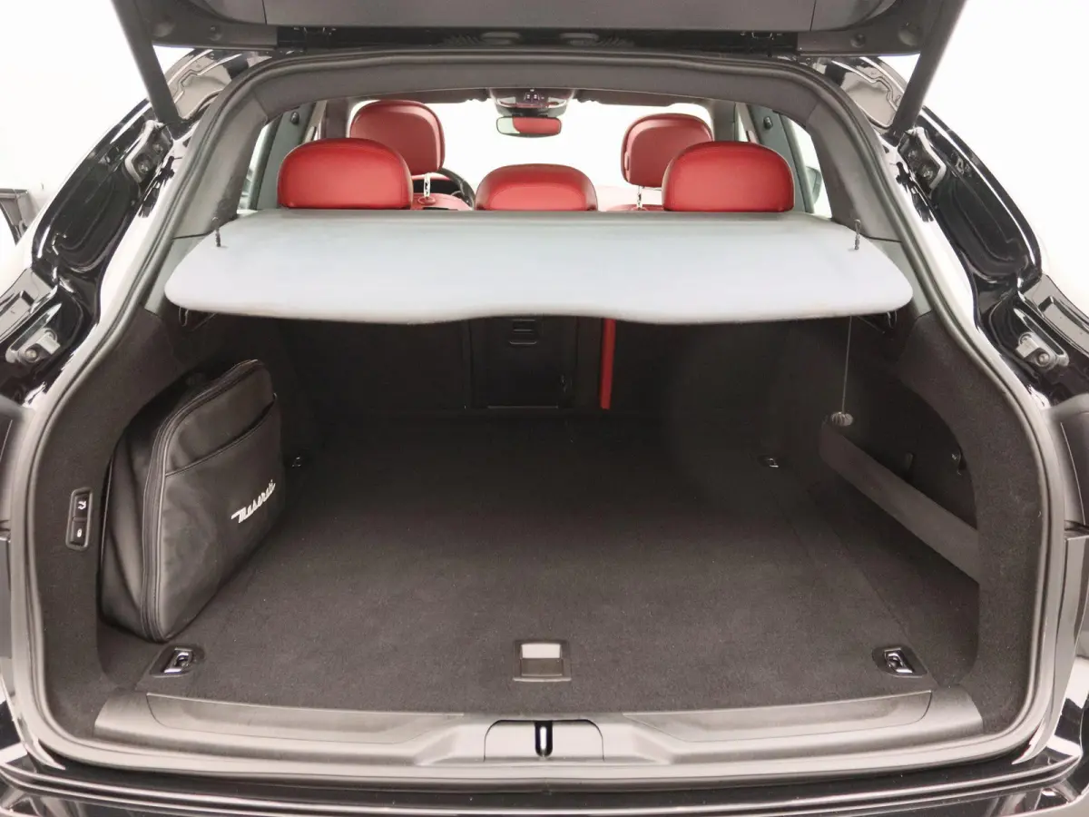 3.0 V6 S AWD GranLusso | Panorama dak | Premium audio | Luchtvering |