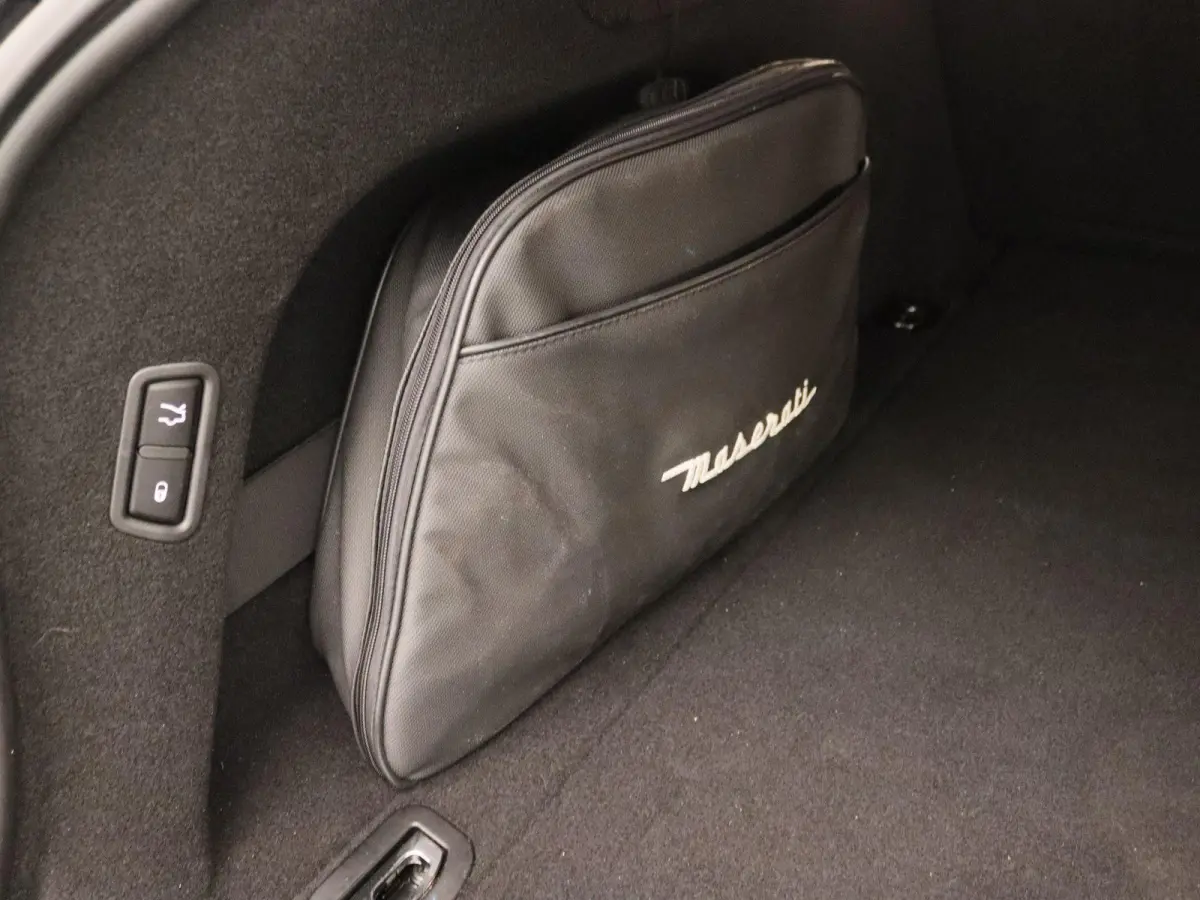 3.0 V6 S AWD GranLusso | Panorama dak | Premium audio | Luchtvering |