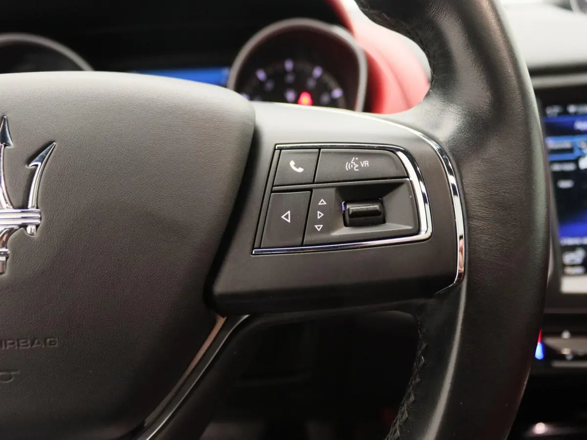 3.0 V6 S AWD GranLusso | Panorama dak | Premium audio | Luchtvering |