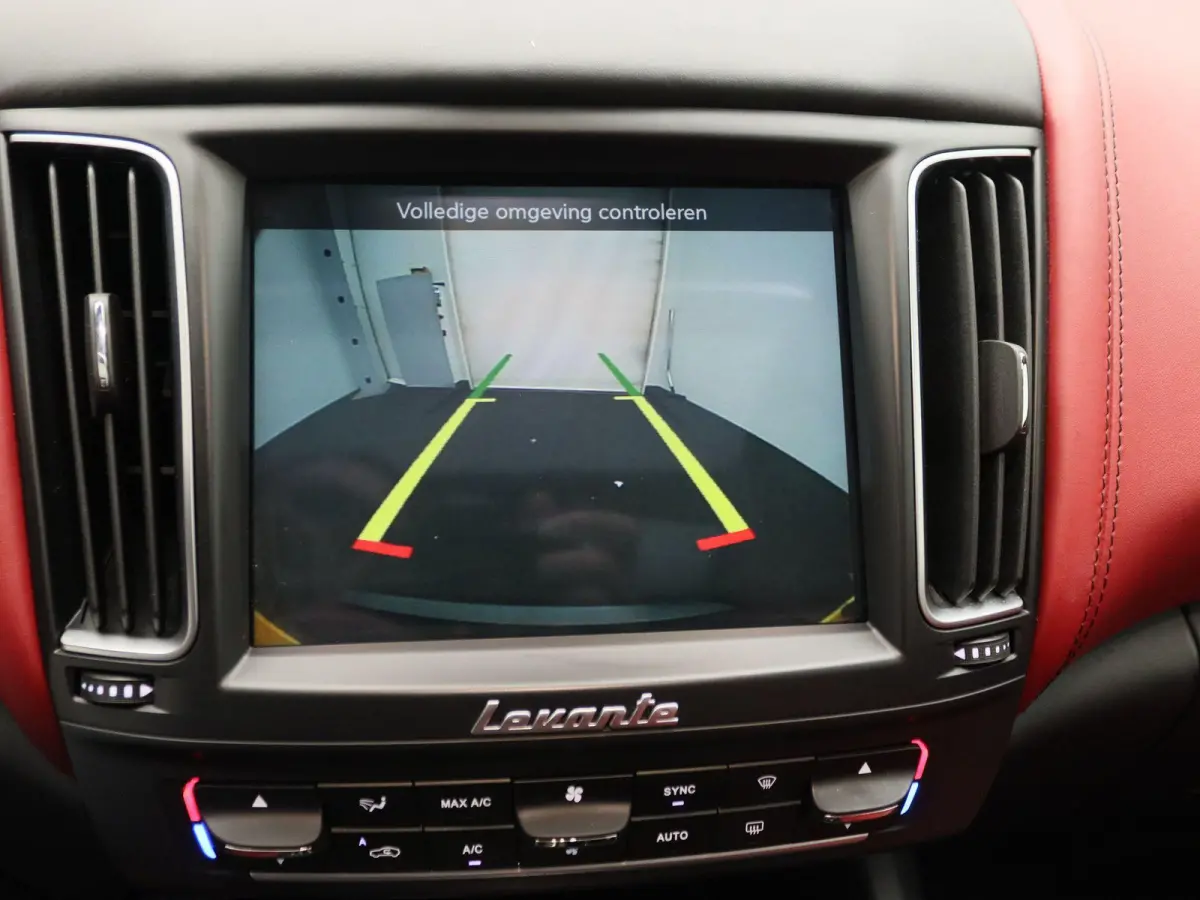 3.0 V6 S AWD GranLusso | Panorama dak | Premium audio | Luchtvering |