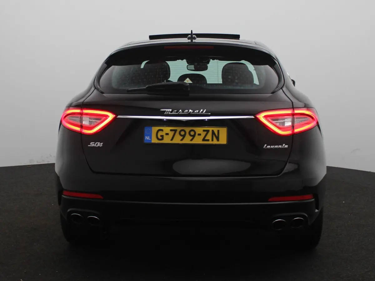 3.0 V6 S AWD GranLusso | Panorama dak | Premium audio | Luchtvering |