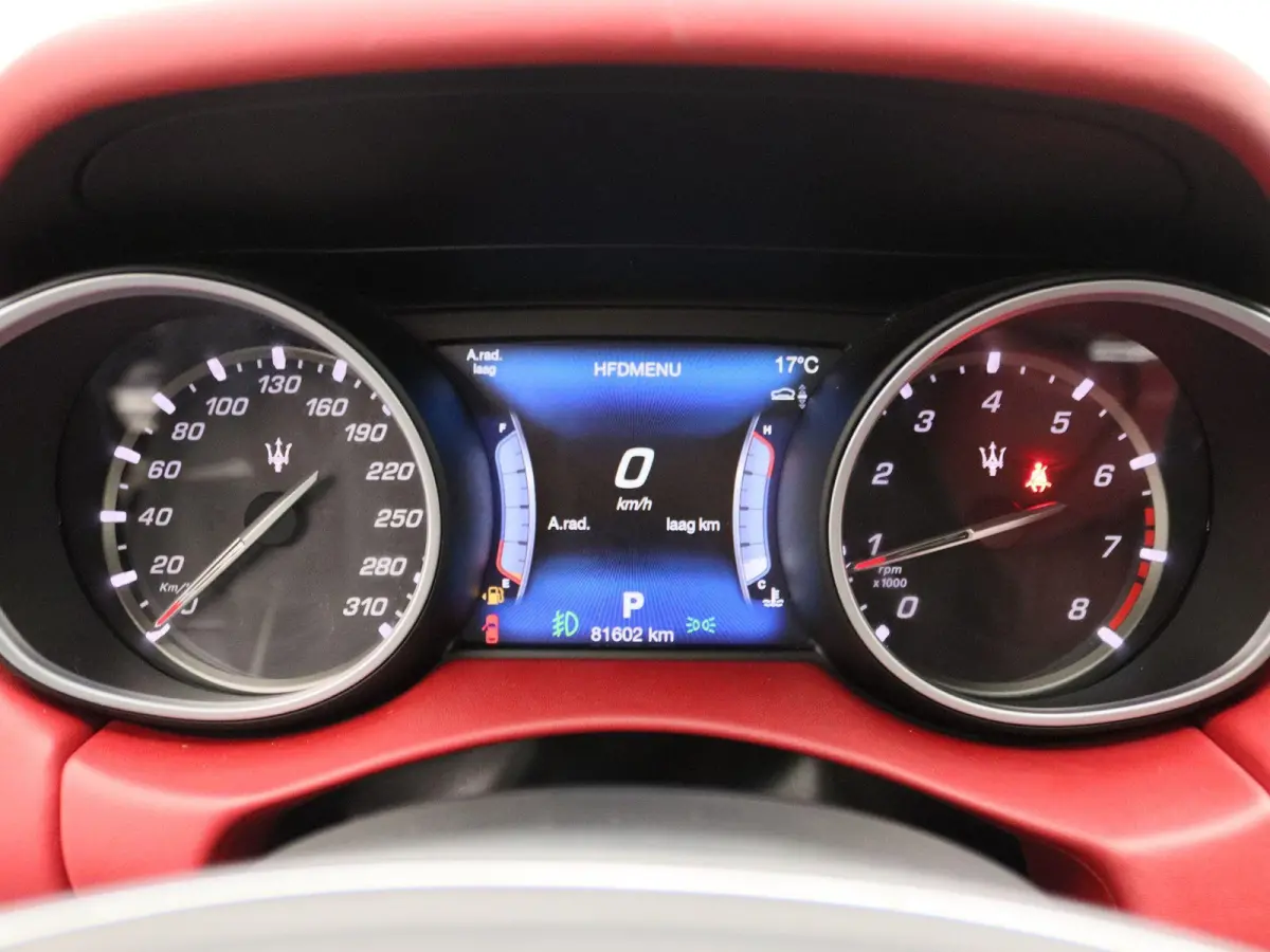 3.0 V6 S AWD GranLusso | Panorama dak | Premium audio | Luchtvering |