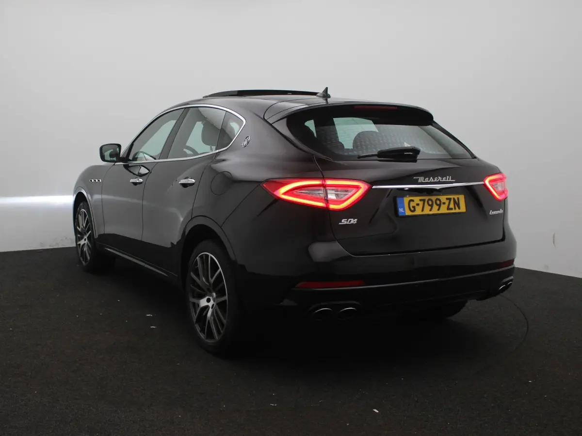 3.0 V6 S AWD GranLusso | Panorama dak | Premium audio | Luchtvering |