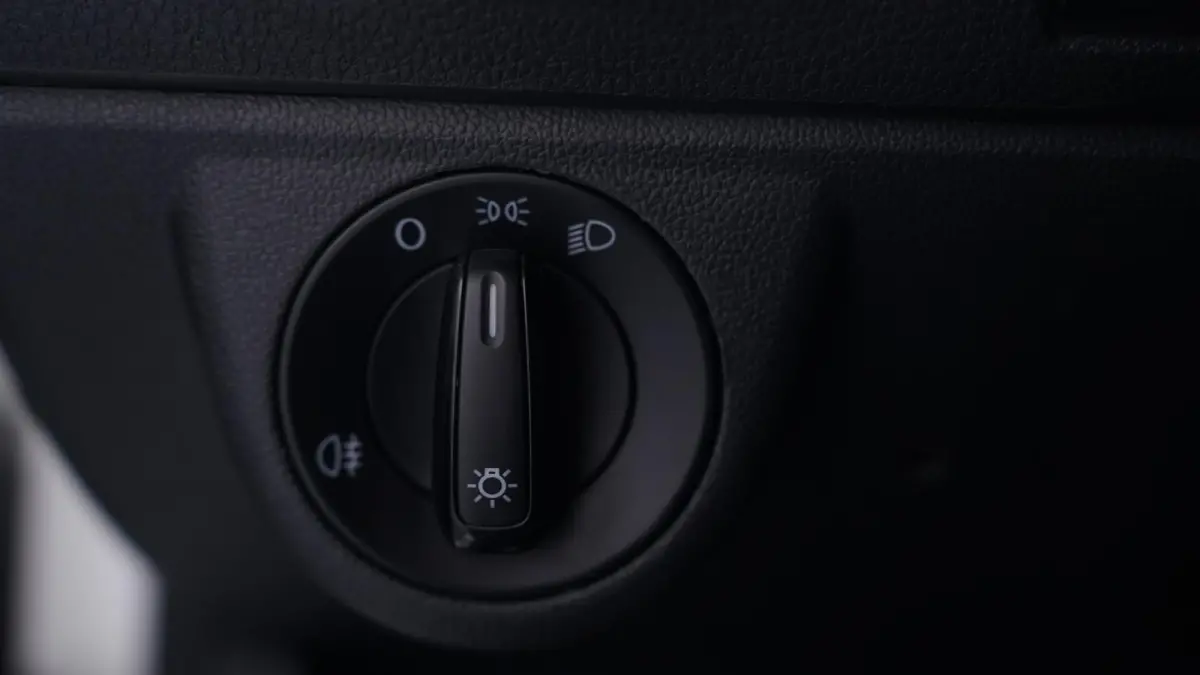 1.0 Sport Connect airco electrisch-pack aux-aansluiting hoogte verstelbare bestuurders stoel 14"lmv mistlampen voor