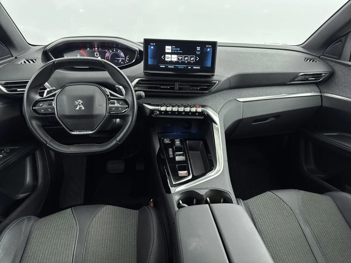 SUV 130pk Automaat Allure Pack 7 Persoons  | Camera | Carplay | Elektrische Achterklep | Dodehoekbewaking | Navigatie