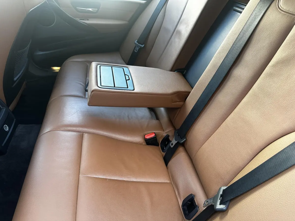 320i Luxury