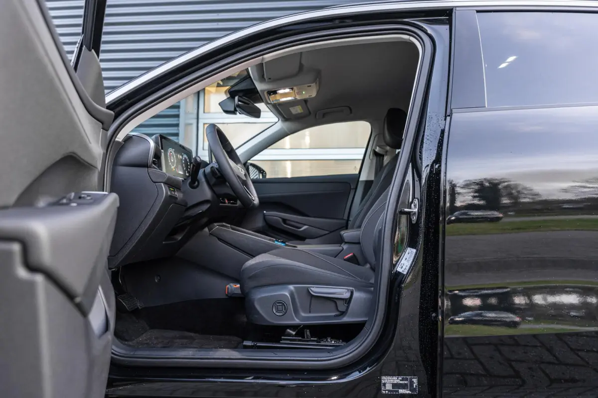 1.5 eTsi 115pk DSG Life First Edition | Apple Carplay Draadloos | Stoel- & Stuurverwarming | 18" Torino Velgen