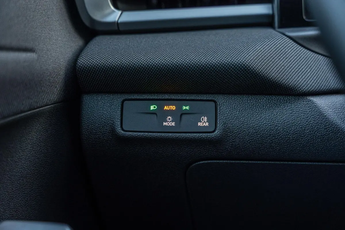 1.5 eTsi 115pk DSG Life First Edition | Apple Carplay Draadloos | Stoel- & Stuurverwarming | 18" Torino Velgen