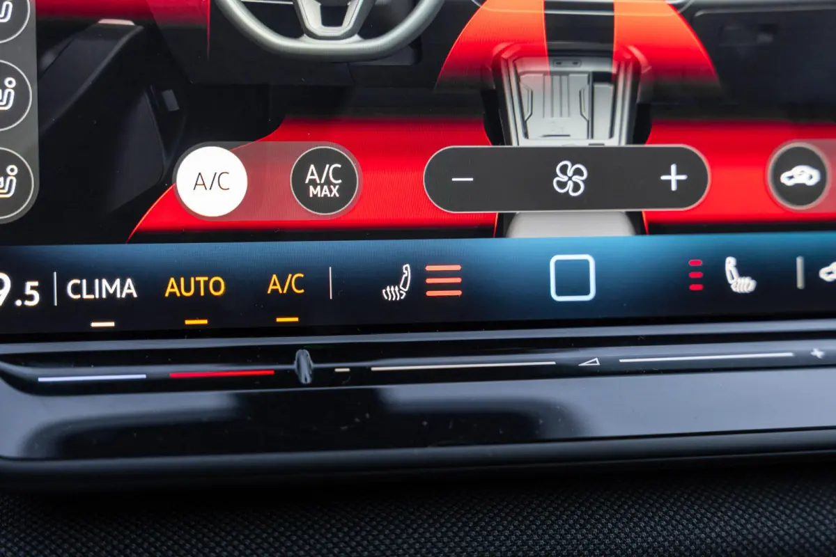 1.5 eTsi 115pk DSG Life First Edition | Apple Carplay Draadloos | Stoel- & Stuurverwarming | 18" Torino Velgen