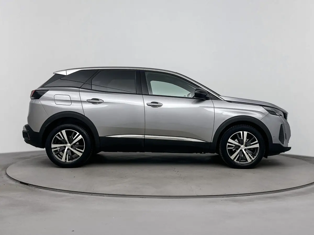 SUV 130pk Automaat Allure Pack Business | Draadloze telefoonlader | Navigatie | Dodehoekbewaking | Keyless Start | Apple Carplay/Android Auto