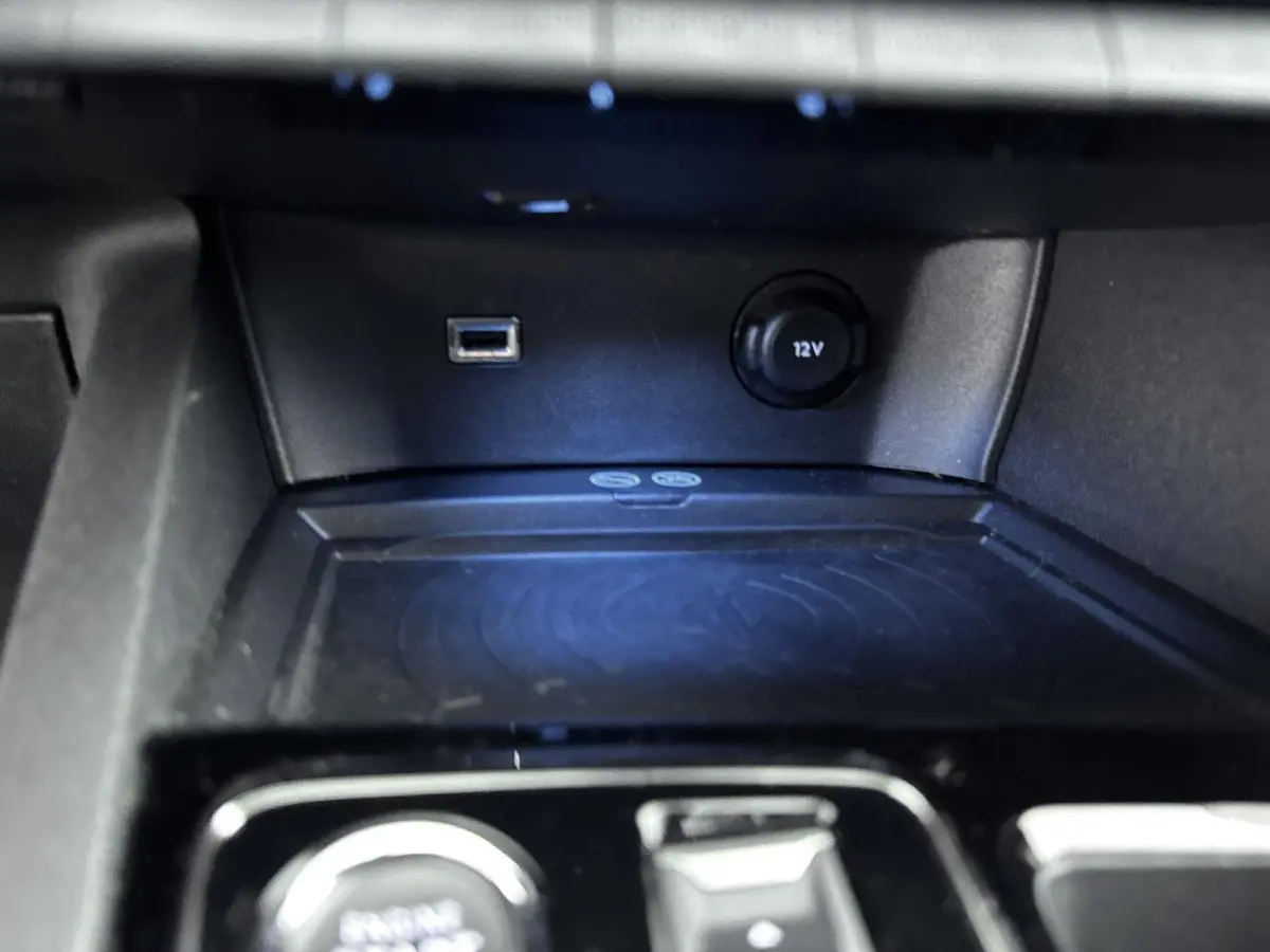 SUV 130pk Automaat Allure Pack Business | Draadloze telefoonlader | Navigatie | Dodehoekbewaking | Keyless Start | Apple Carplay/Android Auto
