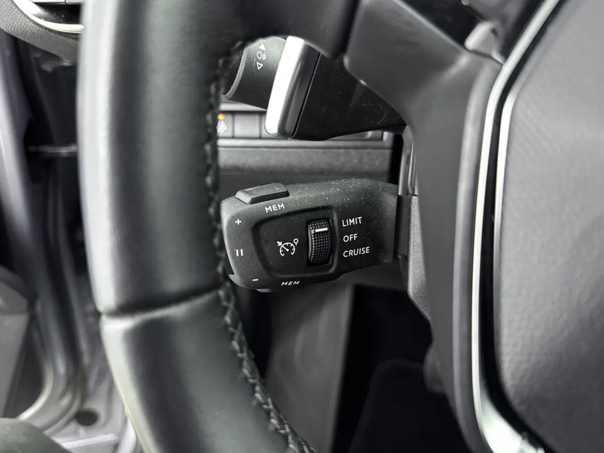 SUV 130pk Automaat Allure Pack Business | Draadloze telefoonlader | Navigatie | Dodehoekbewaking | Keyless Start | Apple Carplay/Android Auto