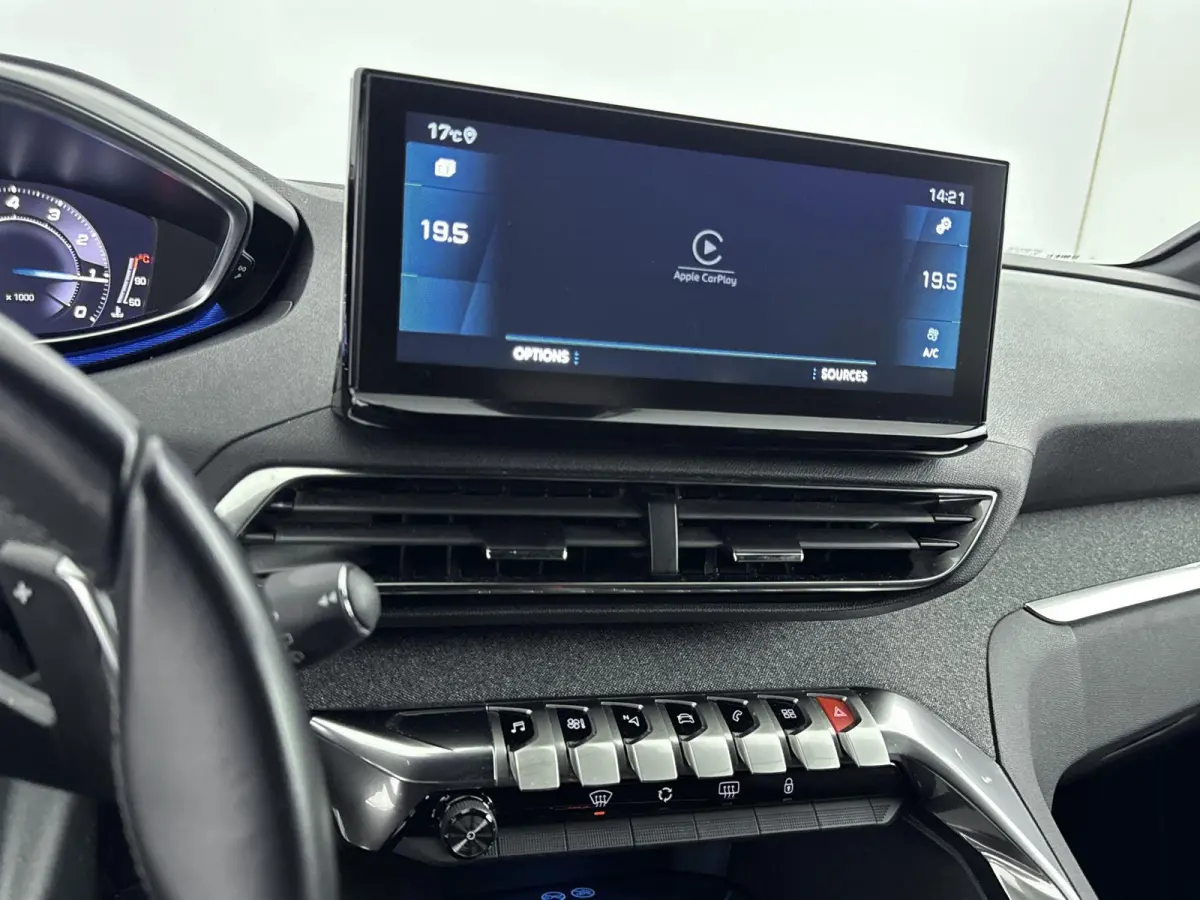 SUV 130pk Automaat Allure Pack Business | Draadloze telefoonlader | Navigatie | Dodehoekbewaking | Keyless Start | Apple Carplay/Android Auto