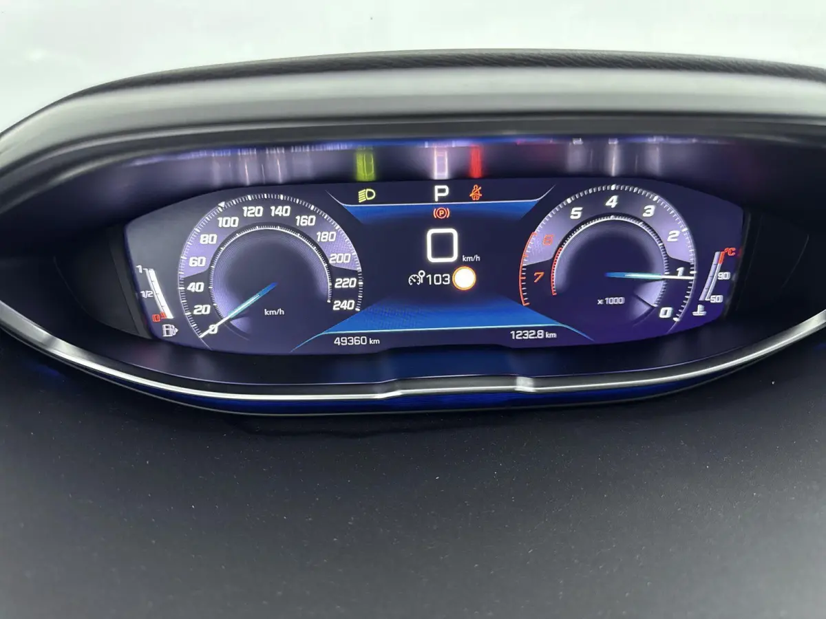 SUV 130pk Automaat Allure Pack Business | Draadloze telefoonlader | Navigatie | Dodehoekbewaking | Keyless Start | Apple Carplay/Android Auto