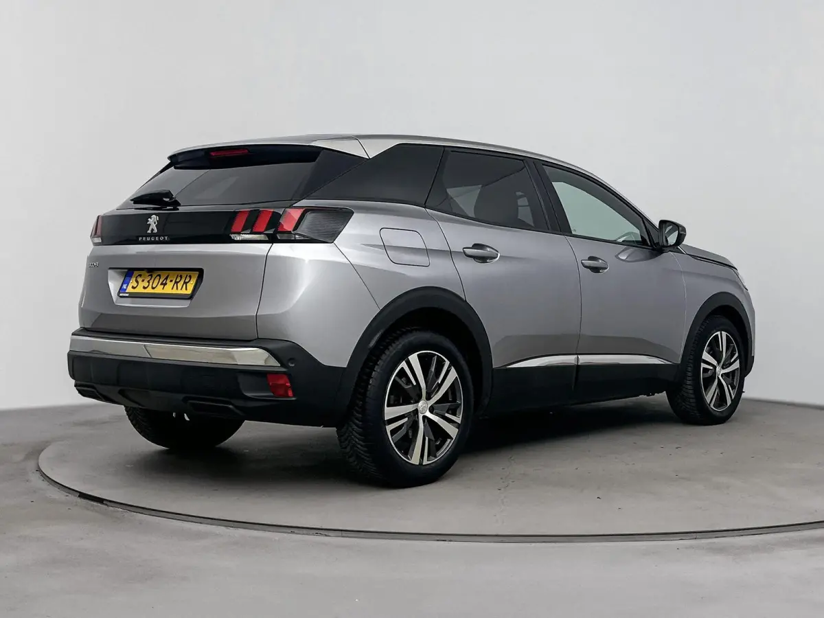 SUV 130pk Automaat Allure Pack Business | Draadloze telefoonlader | Navigatie | Dodehoekbewaking | Keyless Start | Apple Carplay/Android Auto