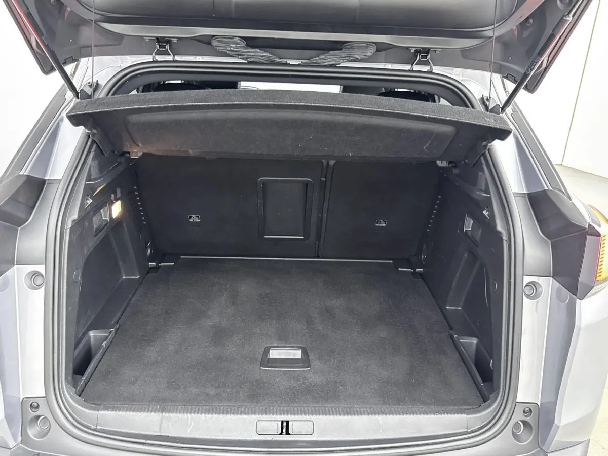 SUV 130pk Automaat Allure Pack Business | Draadloze telefoonlader | Navigatie | Dodehoekbewaking | Keyless Start | Apple Carplay/Android Auto
