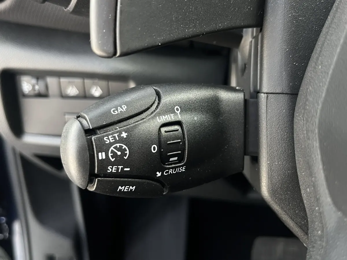 Hybrid 145 Max | Keyless | Adaptive Cruise Control | Carplay/Android Auto | Camera achter | Parkeersensoren voor + achter |