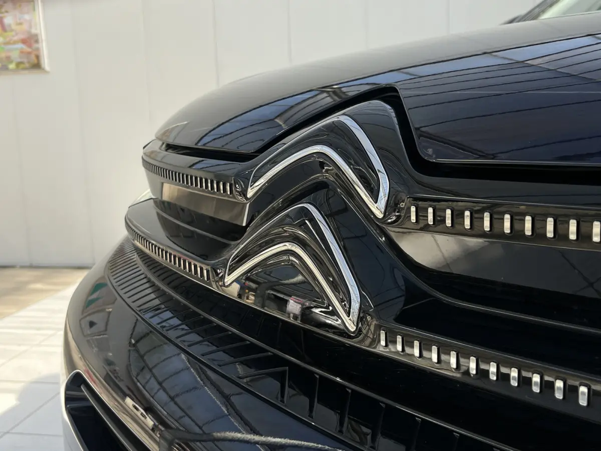 Hybrid 145 Max | Keyless | Adaptive Cruise Control | Carplay/Android Auto | Camera achter | Parkeersensoren voor + achter |