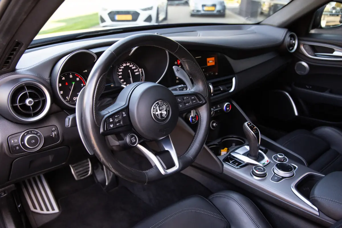 2.0 T Veloce 280pk , Panoramadak, Adap. cruise, Harman/Kardon, Adapt. Suspension