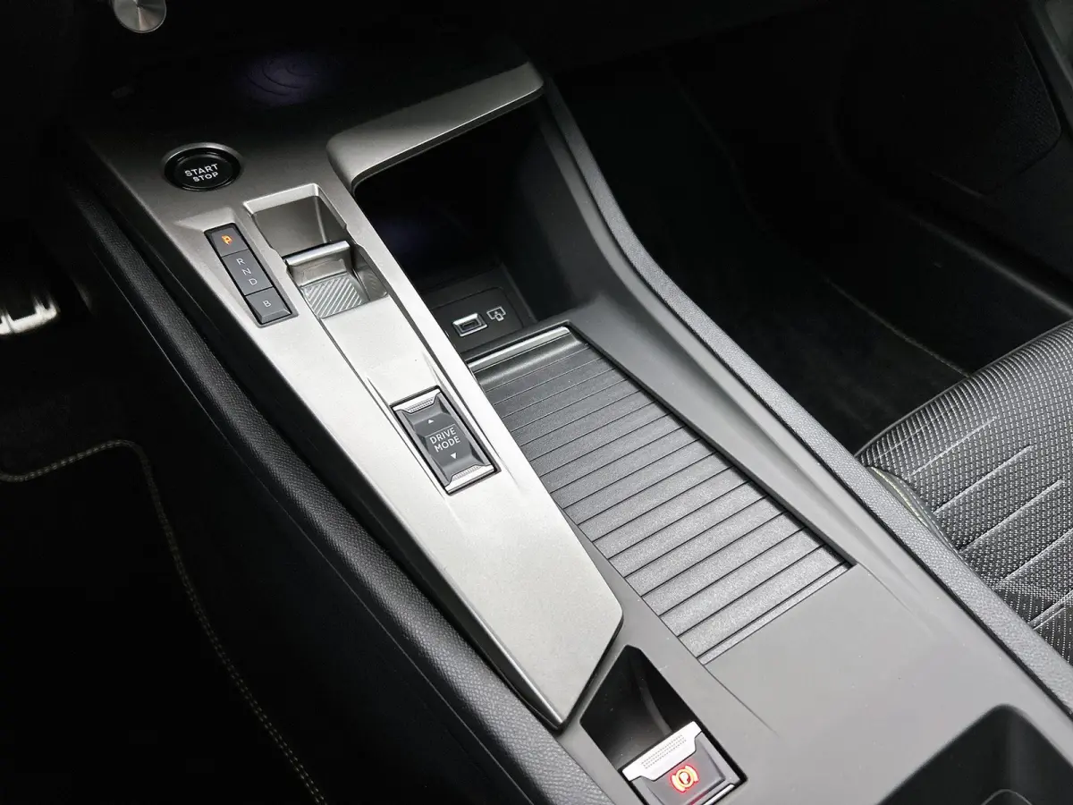 GT 1.6 Plug-in Hybrid 195pk Automaat | Voorraaddeal! | Navigatie | Adaptive cruise control | 360 graden camera | Panoramadak | Focal audio