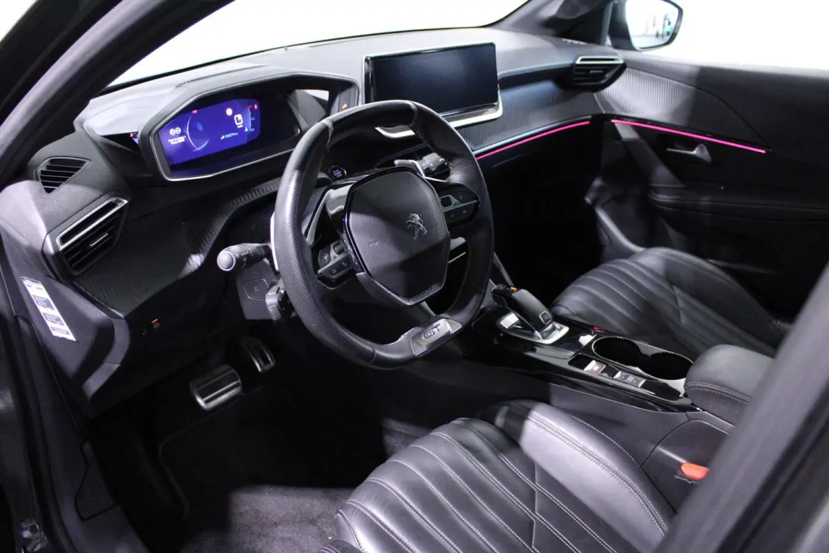 1.2 PureTech GT | PANO | LEDER | CAMERA |