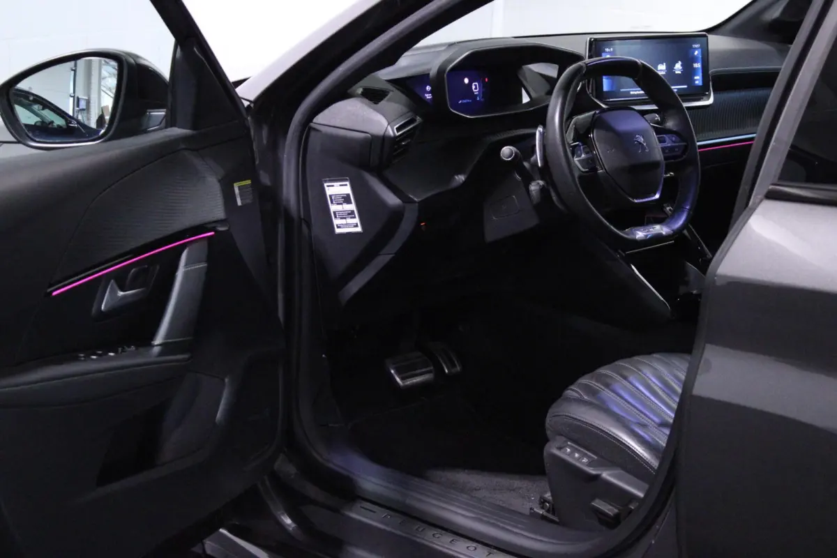 1.2 PureTech GT | PANO | LEDER | CAMERA |