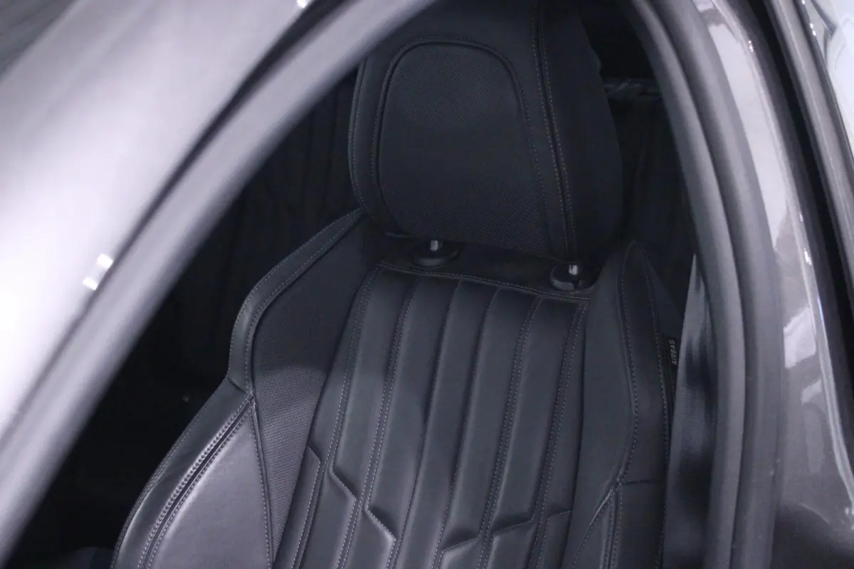 1.2 PureTech GT | PANO | LEDER | CAMERA |
