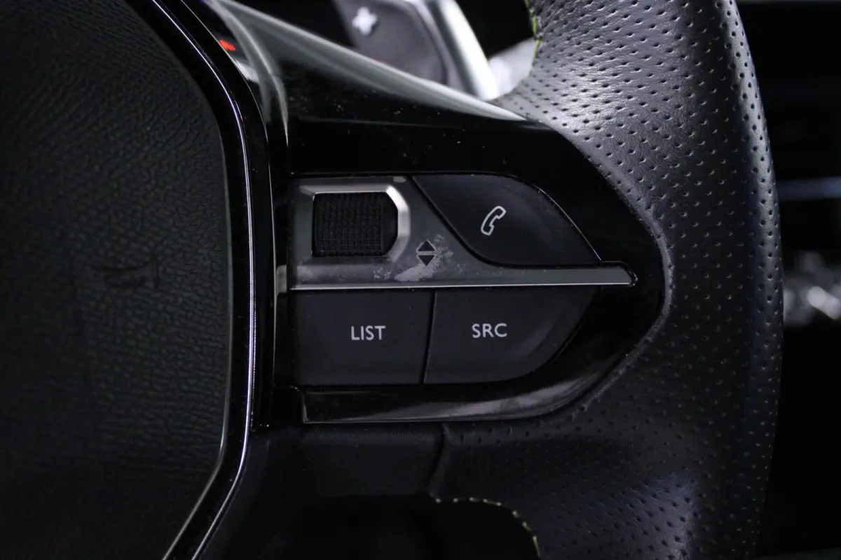 1.2 PureTech GT | PANO | LEDER | CAMERA |