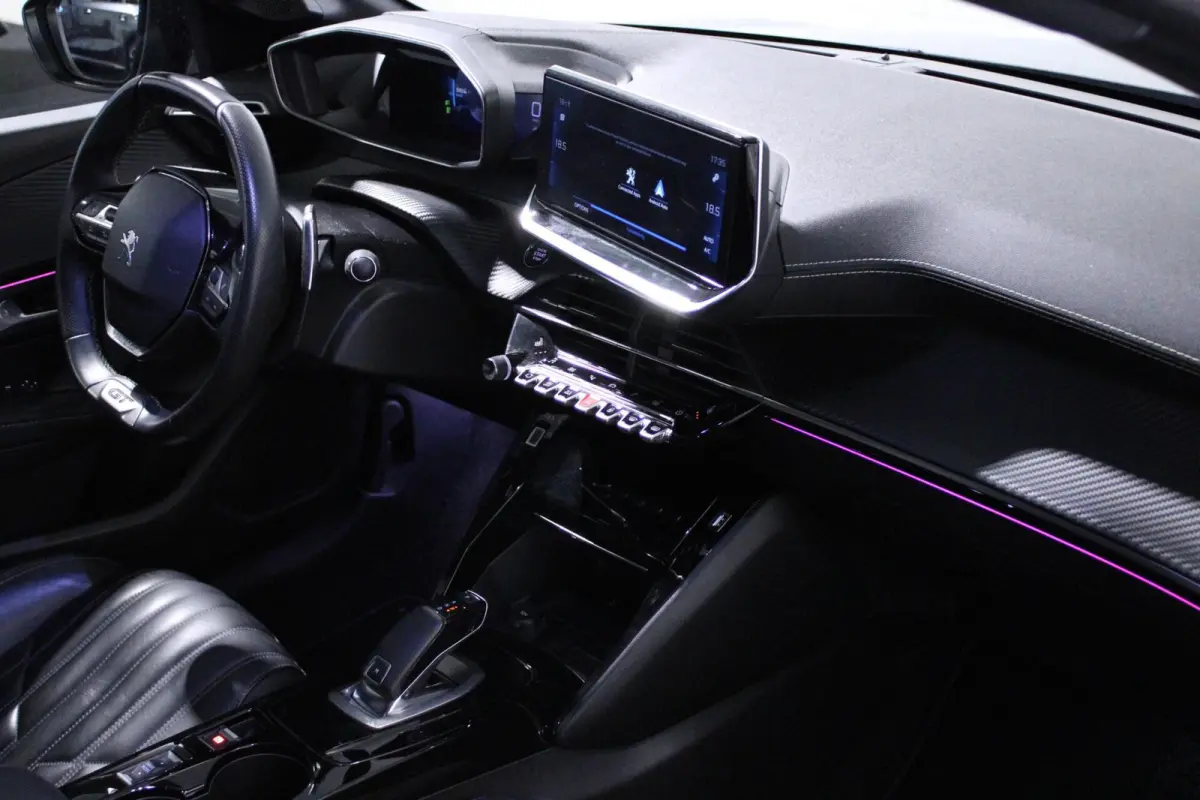 1.2 PureTech GT | PANO | LEDER | CAMERA |