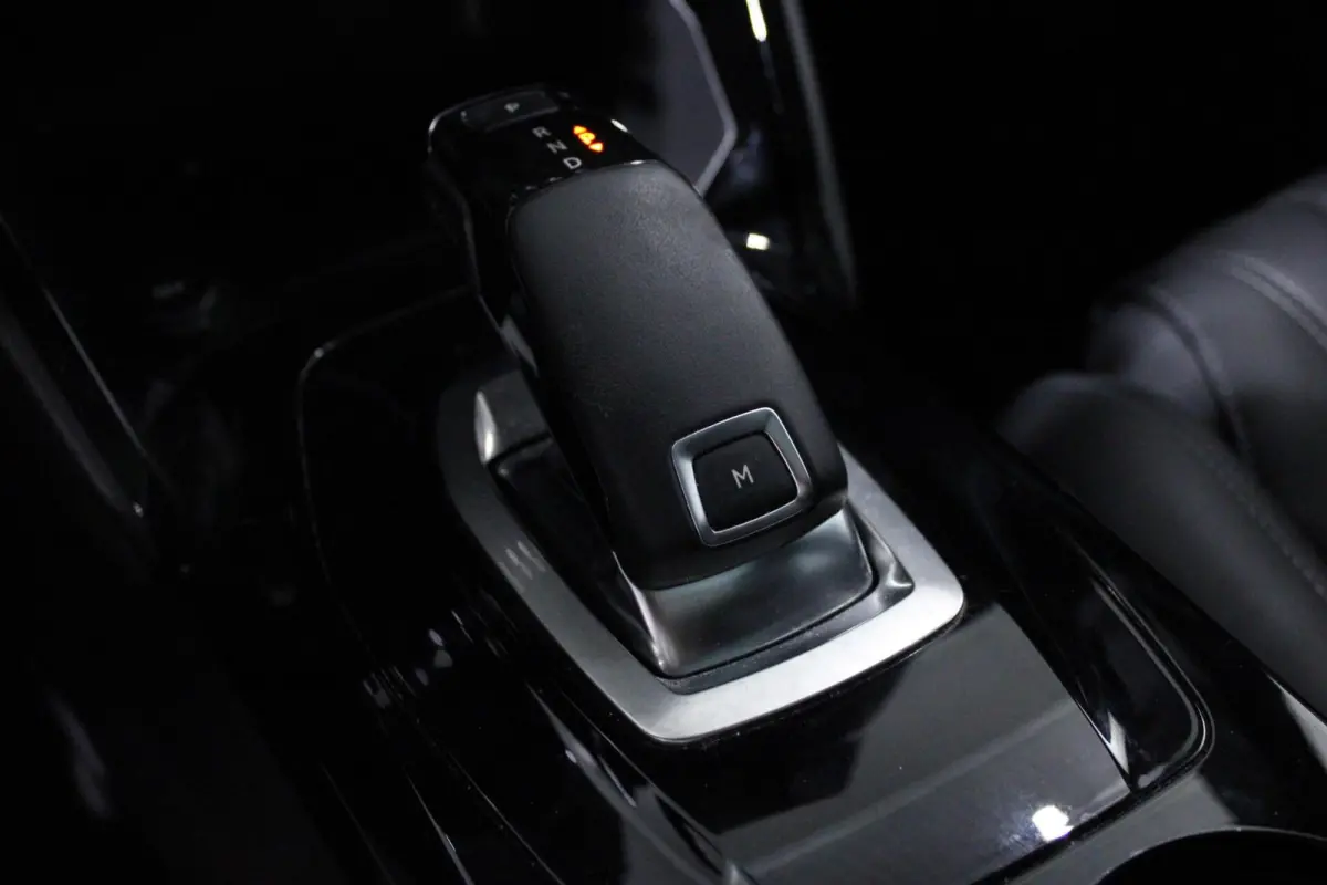 1.2 PureTech GT | PANO | LEDER | CAMERA |