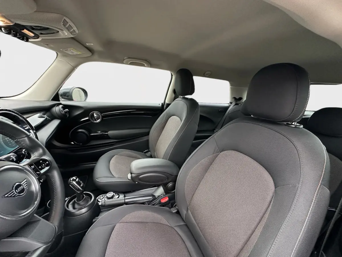 Mini 1.5 Essential Trim Automaat Stoelverwarming Apple carplay inc btw !