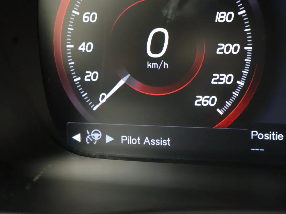 2.0 D4 190 PK GRIJS KENTEKEN EURO 6 DIESEL | WEGKL. TREKHAAK | ADAPTIVE CRUISE | LEDER | CAMERA