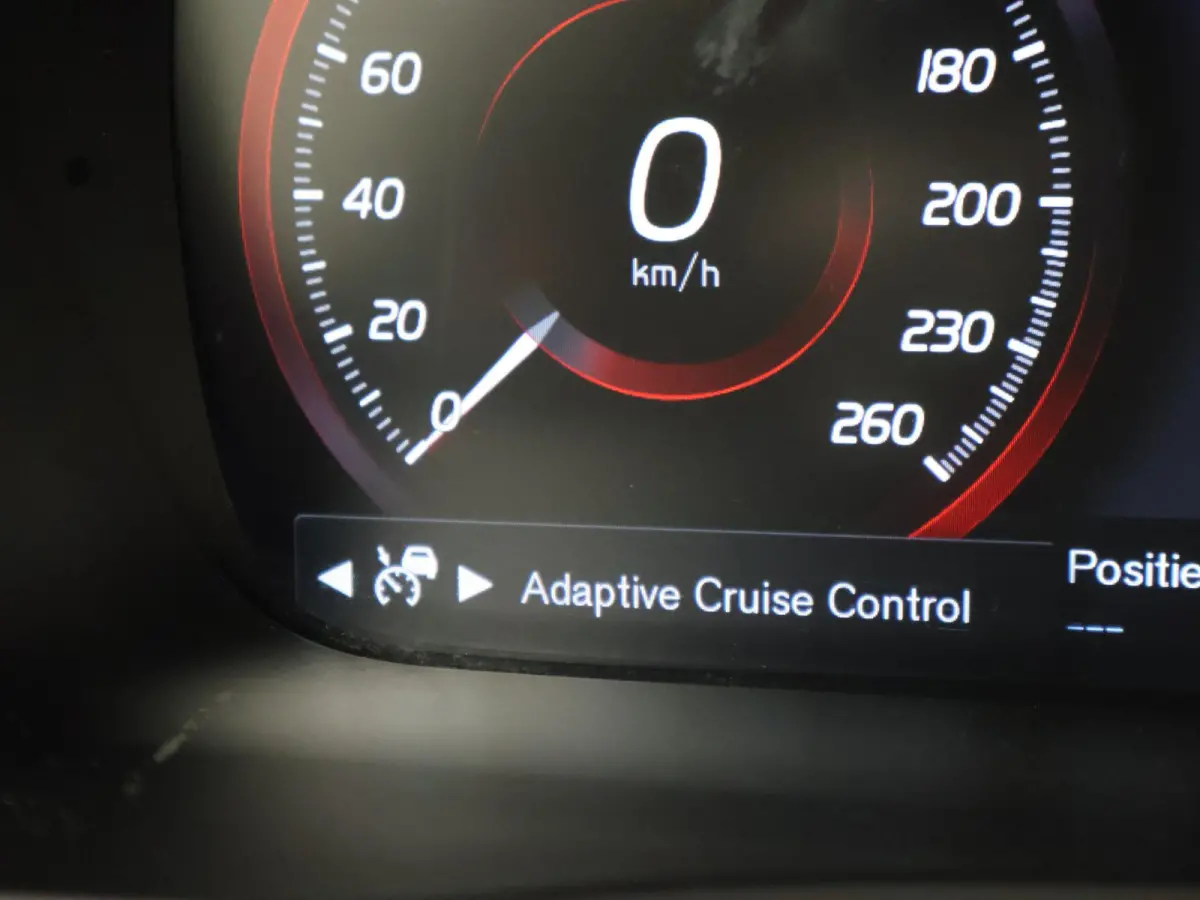 2.0 D4 190 PK GRIJS KENTEKEN EURO 6 DIESEL | WEGKL. TREKHAAK | ADAPTIVE CRUISE | LEDER | CAMERA