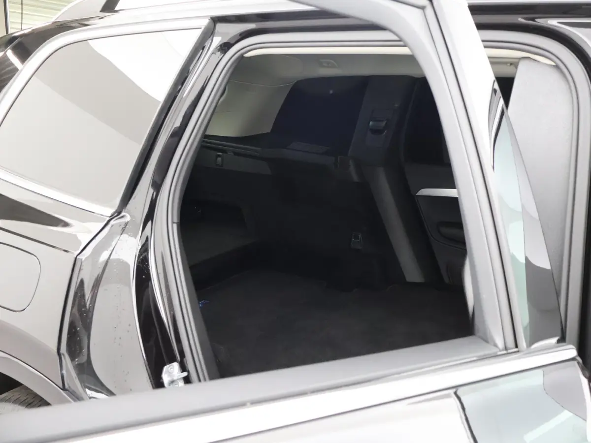 2.0 D4 190 PK GRIJS KENTEKEN EURO 6 DIESEL | WEGKL. TREKHAAK | ADAPTIVE CRUISE | LEDER | CAMERA