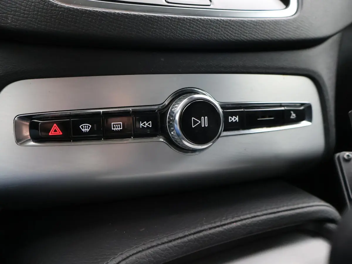 2.0 D4 190 PK GRIJS KENTEKEN EURO 6 DIESEL | WEGKL. TREKHAAK | ADAPTIVE CRUISE | LEDER | CAMERA