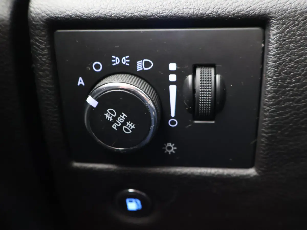3.0 CRD AUT. GRIJS KENTEKEN OVERLAND + ADAPTIVE CRUISE | TREKHAAK 3500 KG | SCHUIFDAK | LEDER | STOELVENTILATIE