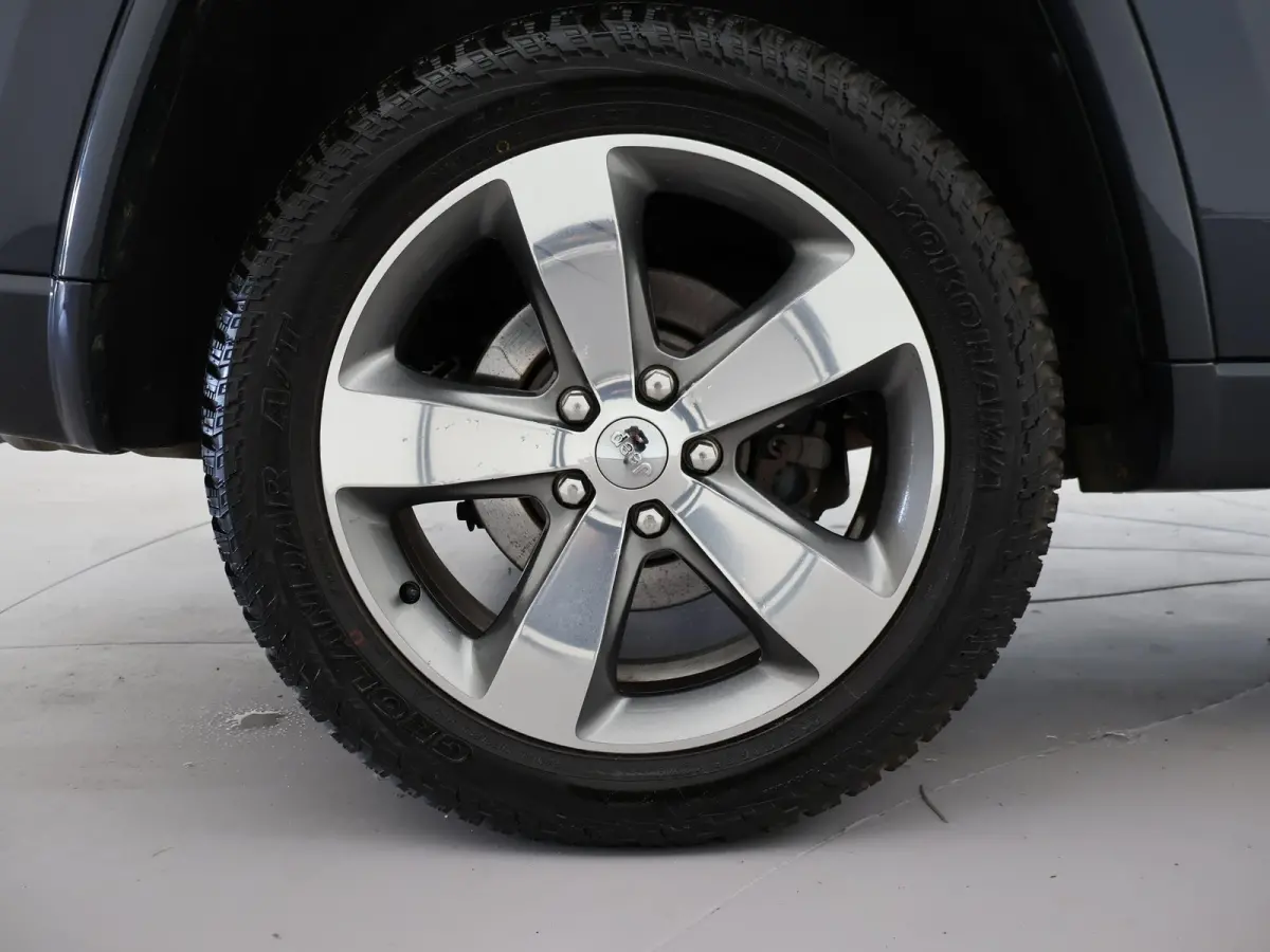 3.0 CRD AUT. GRIJS KENTEKEN OVERLAND + ADAPTIVE CRUISE | TREKHAAK 3500 KG | SCHUIFDAK | LEDER | STOELVENTILATIE