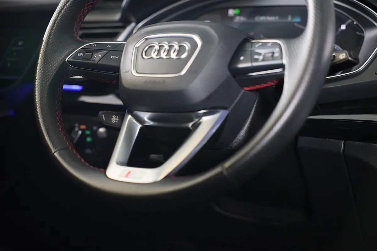 55 TFSI e Quattro Competition SQ5 Look / RS Zetels / B &O / Acc / Memory / Leder / Pano / 360 Camera / Matrix / 22 Inch