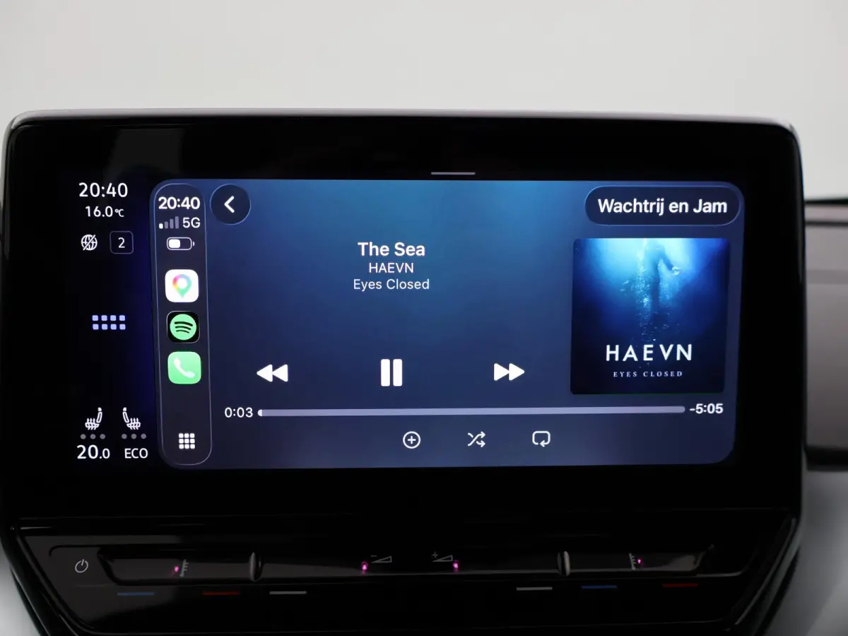 PRO 77 kWh + ADAPTIVE CRUISE | STUURVERW. 91% SOH | STOELVERW. | SFEERVERLICHTING | DRAADLOZE CARPLAY