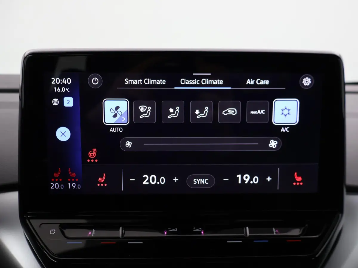 PRO 77 kWh + ADAPTIVE CRUISE | STUURVERW. 91% SOH | STOELVERW. | SFEERVERLICHTING | DRAADLOZE CARPLAY