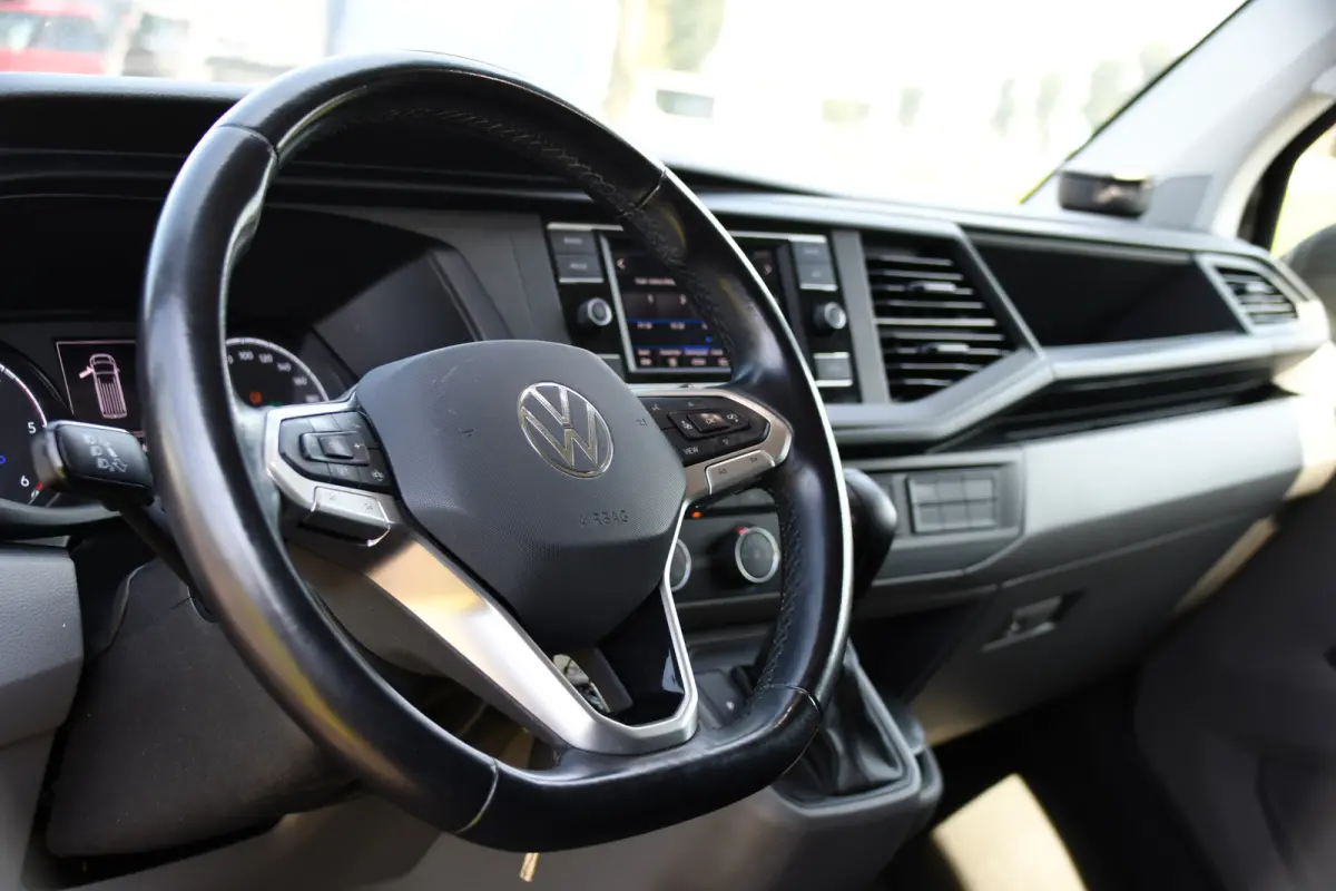 2.0 TDI L1H1 30 Black Edition Cruise, Carplay, 150PK, Automaat, Standkachel, Stoelverwarming, Sensoren, Trekhaak